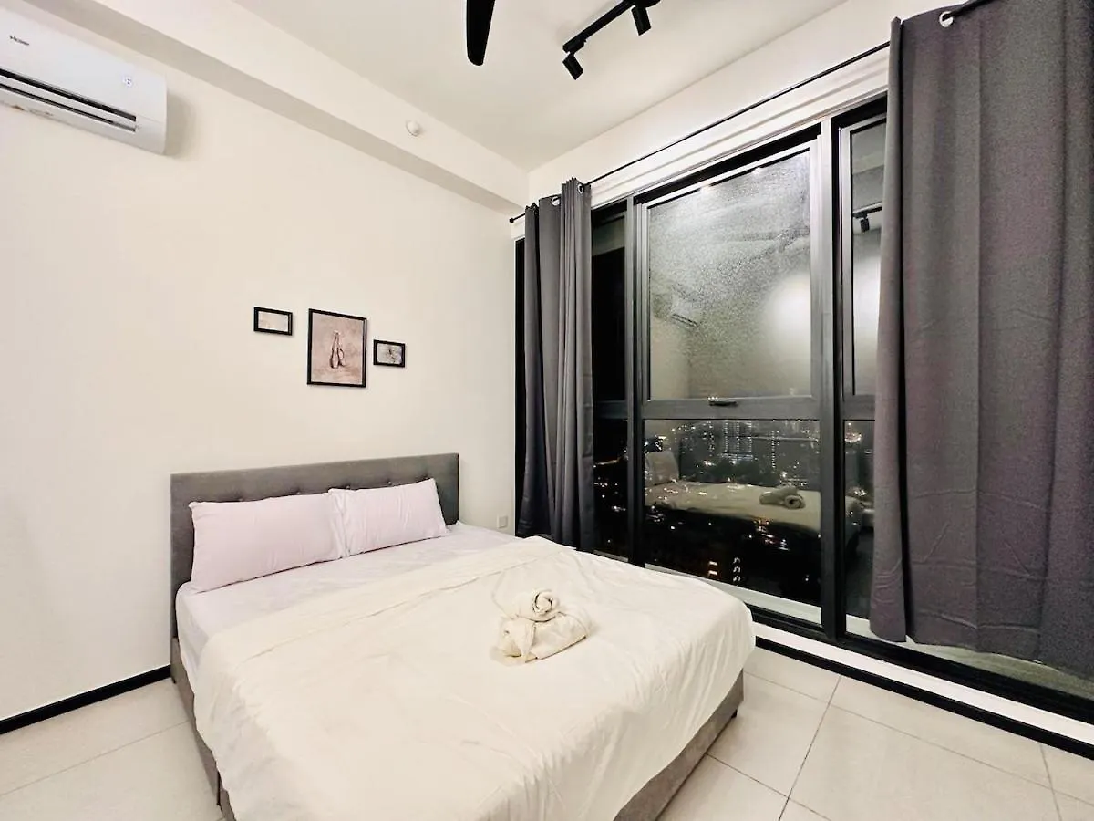 3Br-2Bath-Sea & City View New Condo In Georgetown 10Pax Джорджтаун